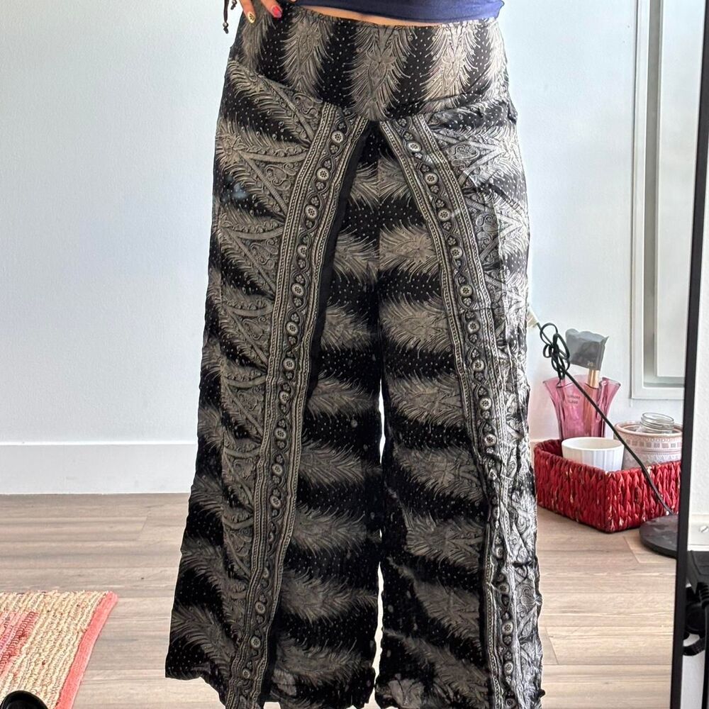 Unbranded Women's Black and Grey Trousers
